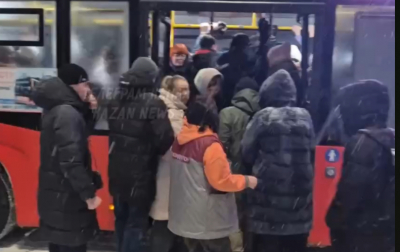 Не уехать: казанцы жалуются на переполненные автобусы 29/01/2026 – Новости