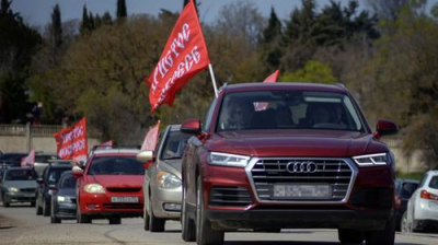 В Севастополе провели торжественный крестный автоход