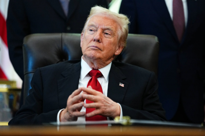 Трамп отказался от&nbsp;идеи пошлин для&nbsp;судов в&nbsp;Ормузском проливе &ndash; он&nbsp;заменит их&nbsp;сделками