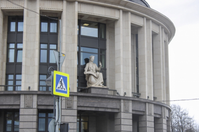 Паркурщик прыгнул на территорию резиденции полпреда в Петербурге и получил трое суток ареста