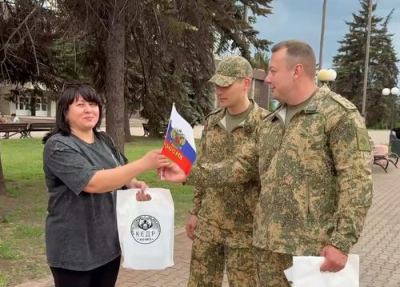 В ДНР военнослужащие группировки &laquo;Центр&raquo; провели праздничную акцию ко Дню России