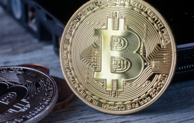 Биткоин может получить стимул к росту при слабом долларе