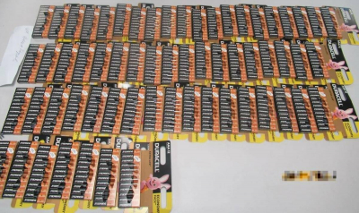 В Татарстане проверяют на контрафакт партию батареек Duracell