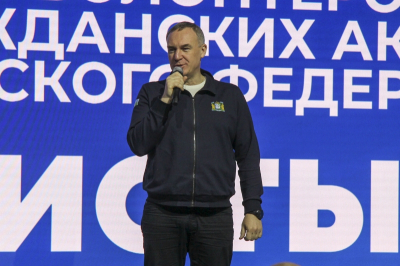 Руслан Кухарук наградил школьника за предотвращение школьного ЧП