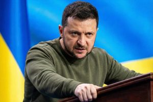 «Объятия за границей — заводы в руинах»: экс-пресс-секретарь Зеленского обрушилась на бывшего шефа