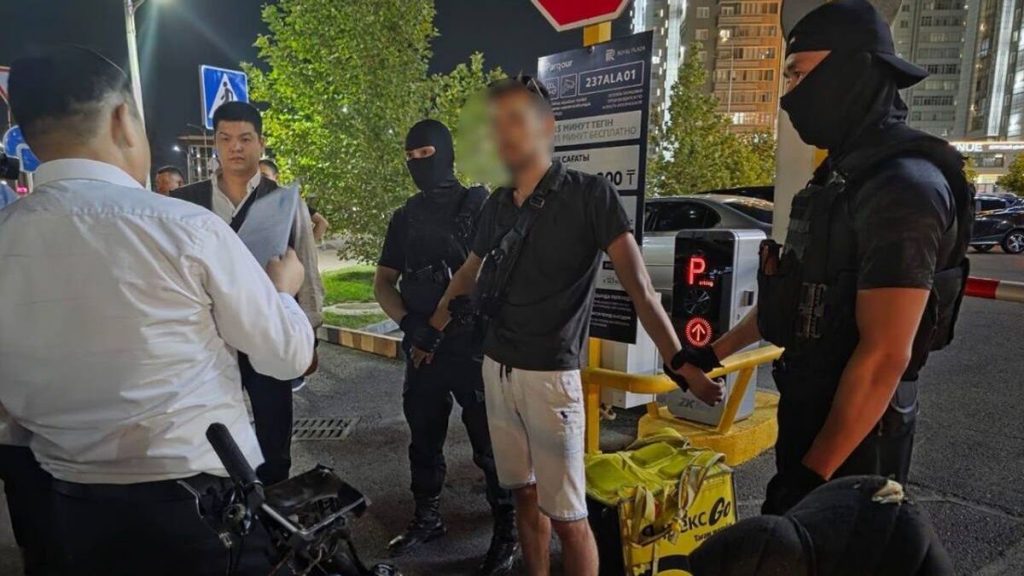 “Знакомился с детьми и просил интимные фото, видео”: мужчину задержали в Шымкенте