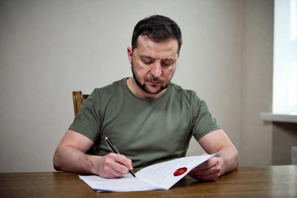 Зеленский обвинил депутата Рады в сдаче интересов Украины: реакция на призывы к переговорам
