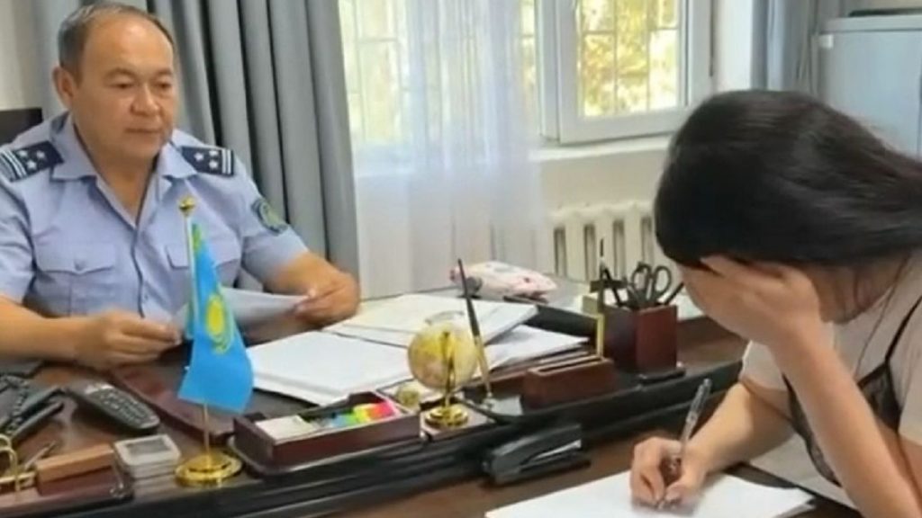 Казахстанская стримерша нарушила нормы морали и попала в полицию (видео)