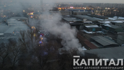 В Алматы произошел пожар на складе
