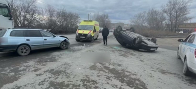 Автомобиль перевернулся в результате ДТП в Семее