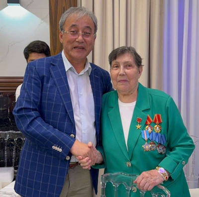 В Алматы отметили 90-летие Веры Сидоровой, чье имя внесено в книгу «Выдающиеся женщины мира»