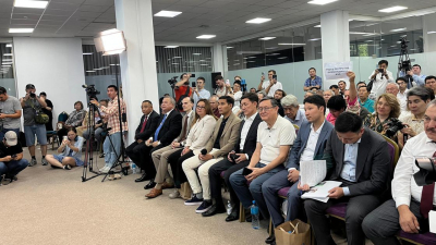 "Не занимайтесь провокациями": в Алматы проходят публичные обсуждения по АЭС