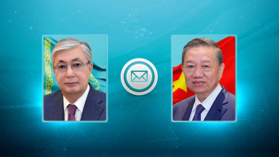 Глава государства поздравил президента Вьетнама с Днем независимости его страны