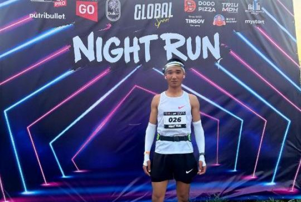 Военный моряк стал призером марафона Night Run в Астане