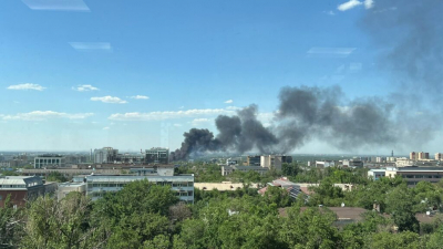 На складе у вокзала Алматы-2 вспыхнул пожар