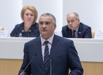 Глава Крыма Аксенов велел чиновникам лично взаимодействовать с населением