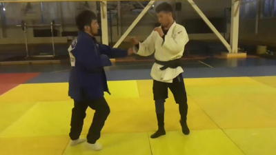 Серик Ибрагимов разместил видео с олимпийским чемпионом Елдосом Сметовым