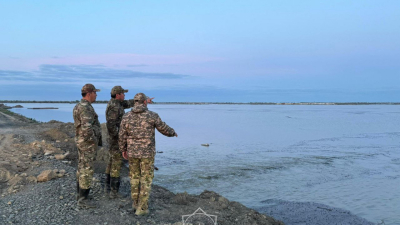 Продолжается круглосуточный мониторинг уровня воды в реке Жайык