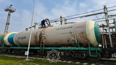 Разбронирован госматрезерв - более 80 тонн продовольствия и 158 тонн нефтепродуктов направят в пострадавшие регионы
