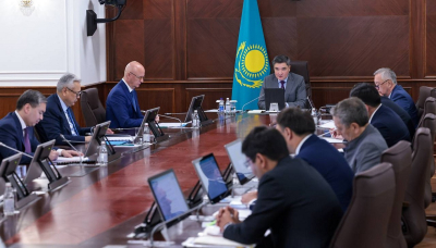 Олжас Бектенов провел совещание по крупным проектам в металлургии и нефтехимии
