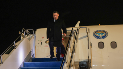 Садыр Жапаров прилетел в Астану