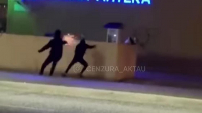 "Перестрелку" петардами устроили подростки в Актау (видео)