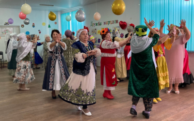 Бабушки из Центра долголетия просят, чтобы он работал круглый год