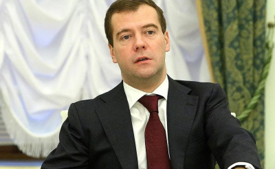 Медведев: новые учебники по обществознанию помогут школьникам расширить кругозор