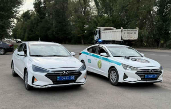Скрытое патрулирование на опасных участках дорог проводят в Алматинской области