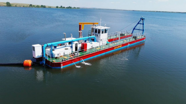 В Астане началась первая за полвека очистка водохранилища