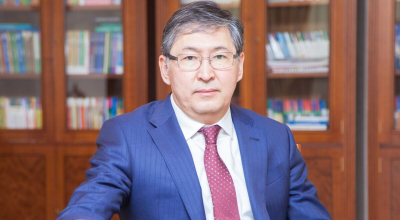 «Играл в карты и стал министром образования»: кандидат экономических наук о болашаковцах